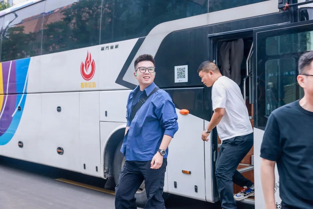 10245040.jpg 10245040.jpg