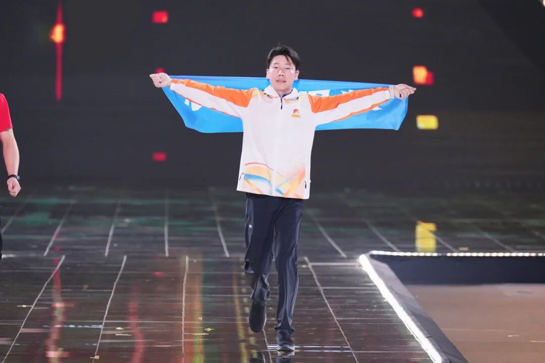 徐鹏1.jpg 徐鹏1.jpg